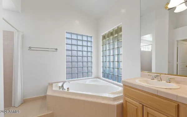 $3,700 | 1617 East Tierra Buena Lane, Phoenix, AZ 85022