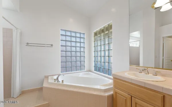 $3,700 | 1617 East Tierra Buena Lane, Phoenix, AZ 85022