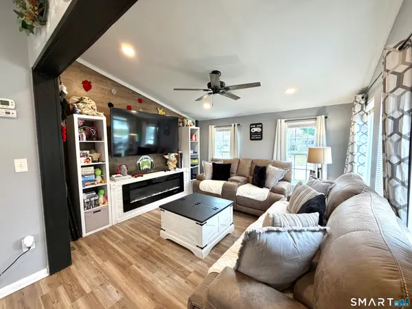 $158,900 | 3 Elizabeth Lane, Windham, CT 06256