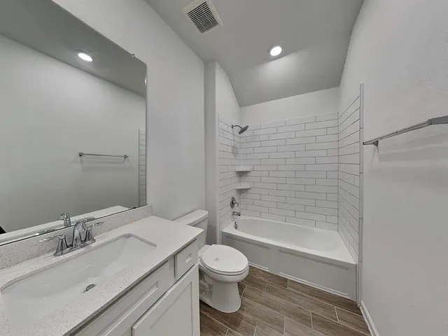 $2,335 | 4023 Champlain Way, Rosharon, TX 77583