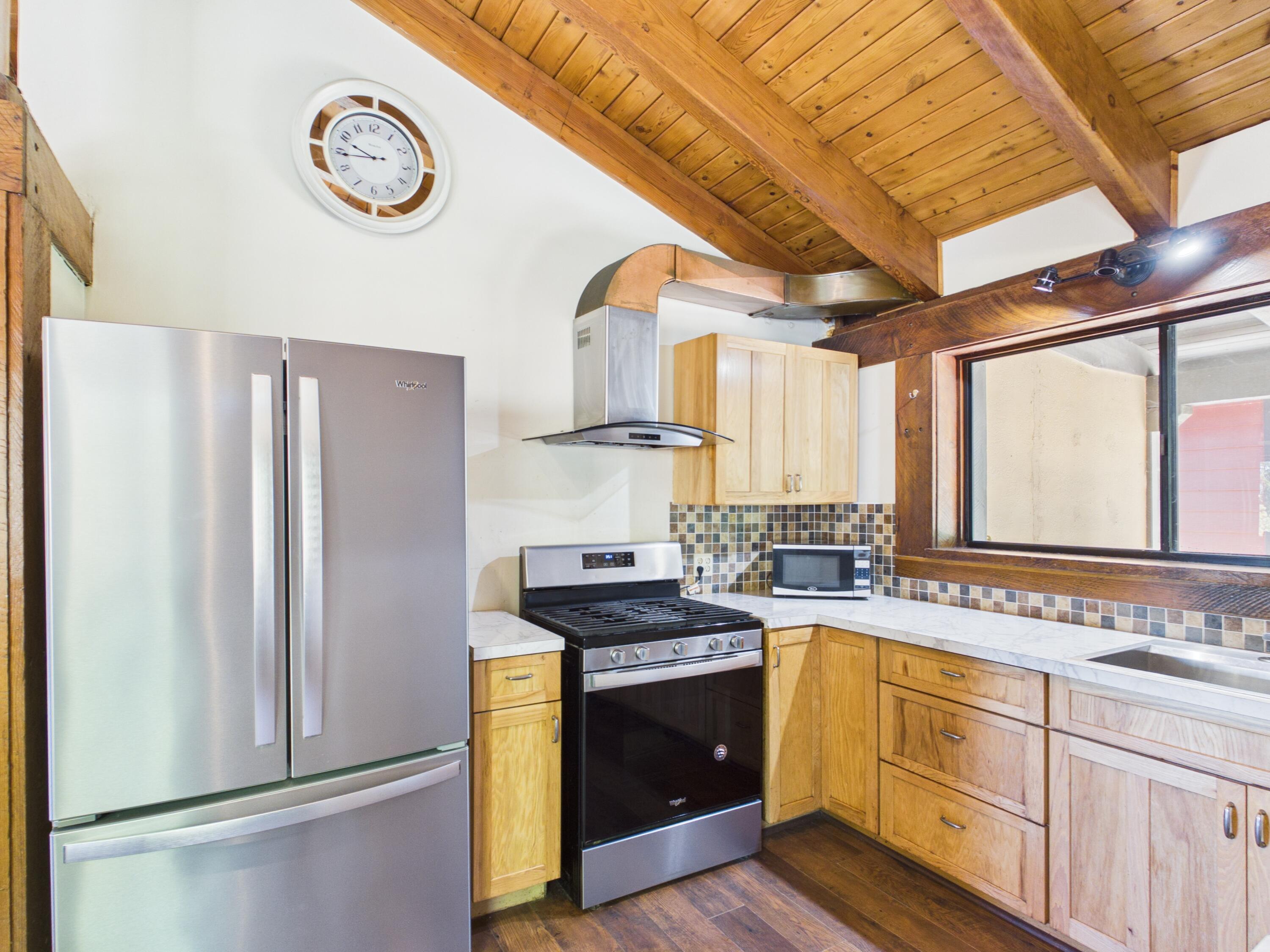 2335 Crooked Prairie Road Garberville, CA 95542 - Photo 4 of 67