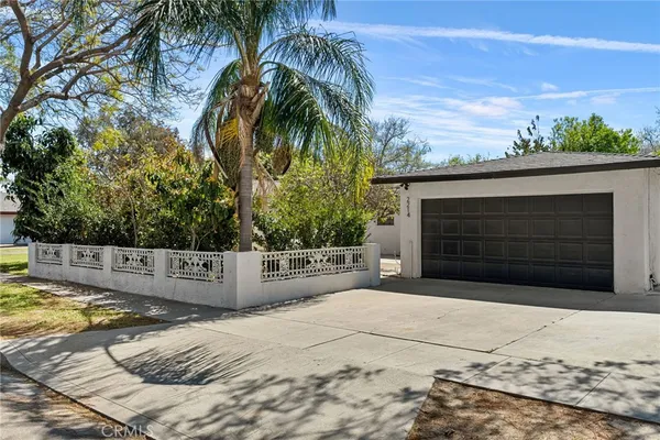 $1,199,000 | 2214 Edna Drive, Santa Ana, CA 92706