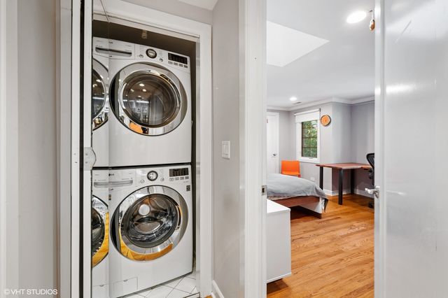 a view of living room washer and dryer