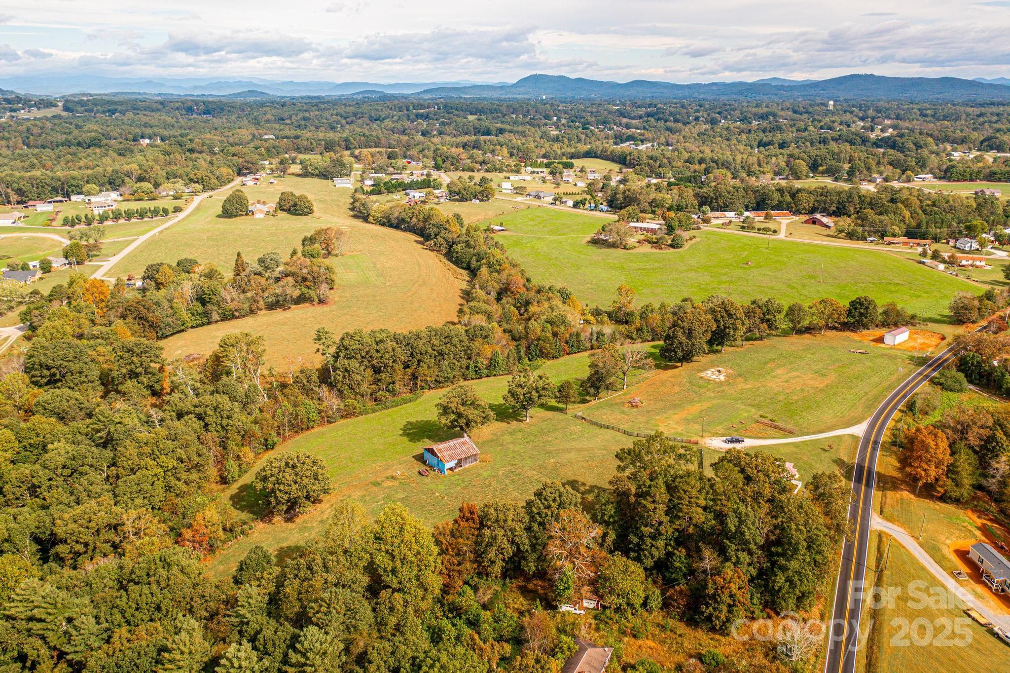 4744 Hickory Nut Ridge Road Hudson, NC 28638 - Photo 6 of 35 view of an ocean