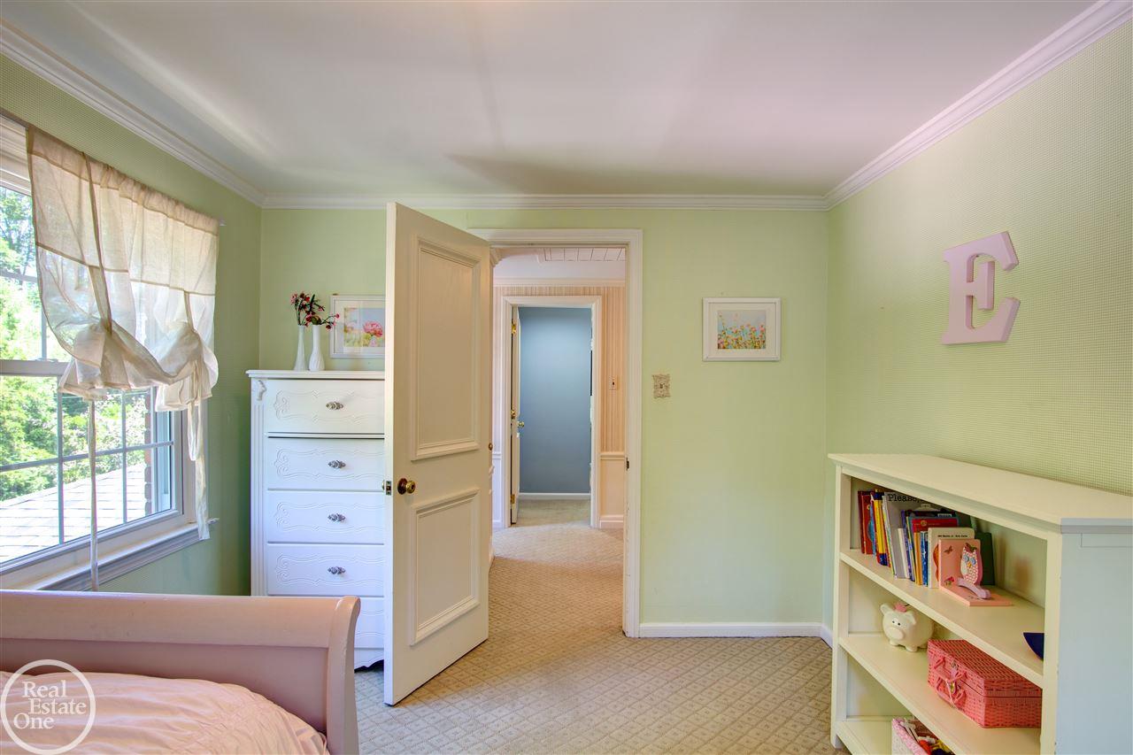 1130 South Oxford Road Grosse Pointe Woods, MI 48236 - Photo 33 of 48