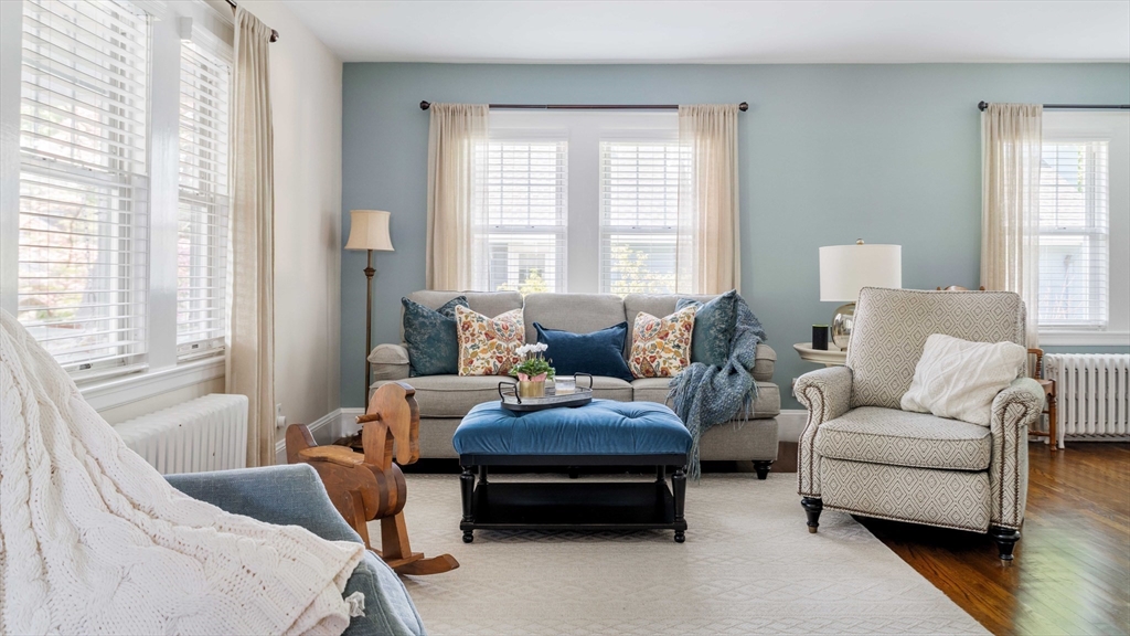 54 Endicott Road Stoneham, MA 02180 - Photo 4 of 30