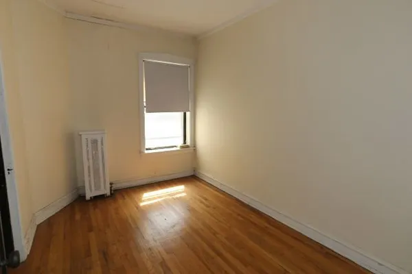 $2,250 | 1923 West Winnemac Avenue, Unit 1, Chicago, IL 60640