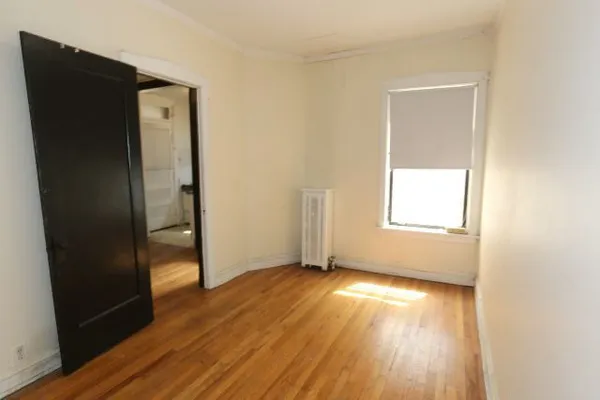 $2,250 | 1923 West Winnemac Avenue, Unit 1, Chicago, IL 60640