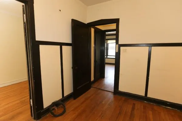 $2,250 | 1923 West Winnemac Avenue, Unit 1, Chicago, IL 60640