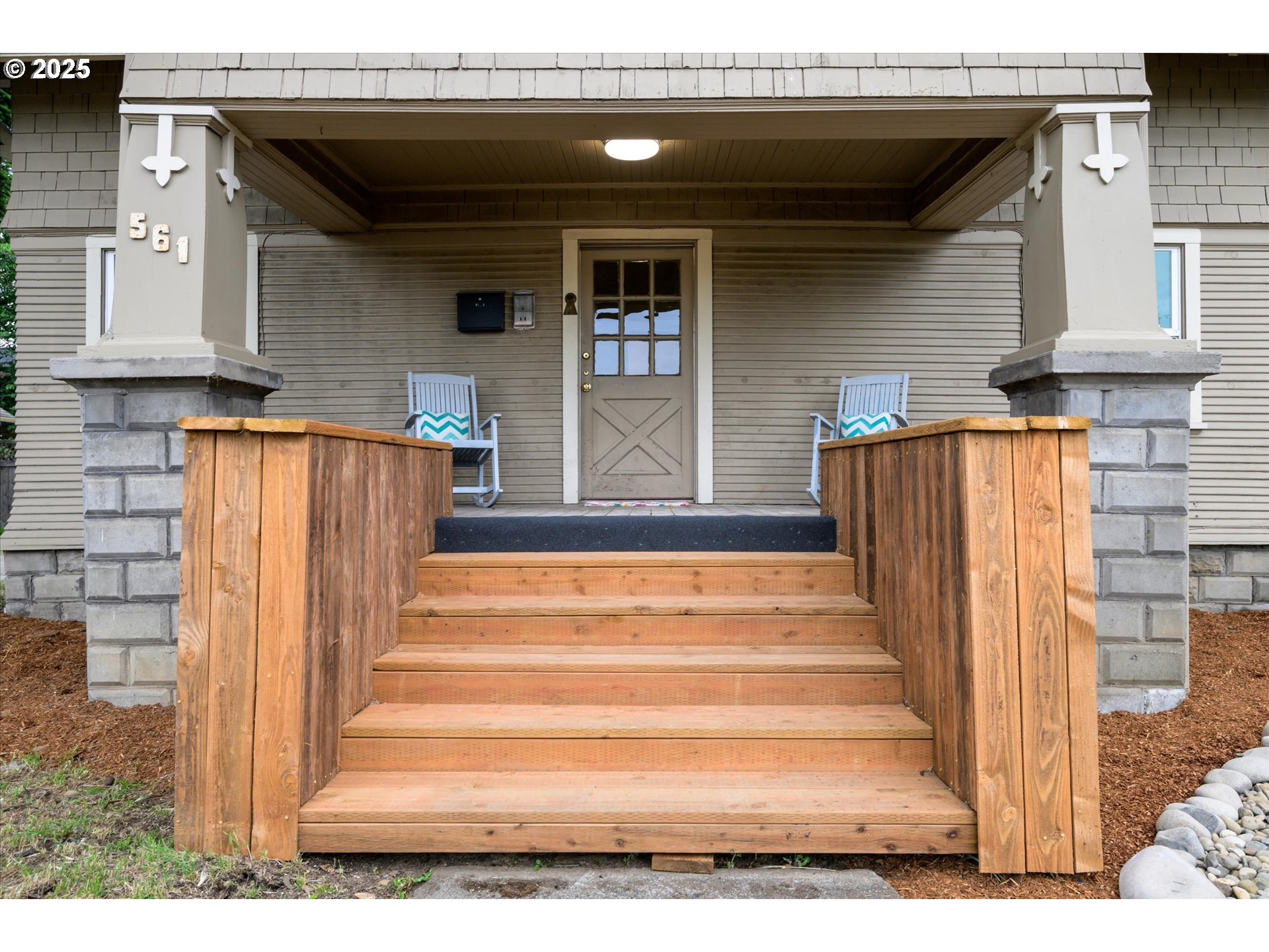 561 Madison Street Eugene, OR 97402 - Photo 3 of 31