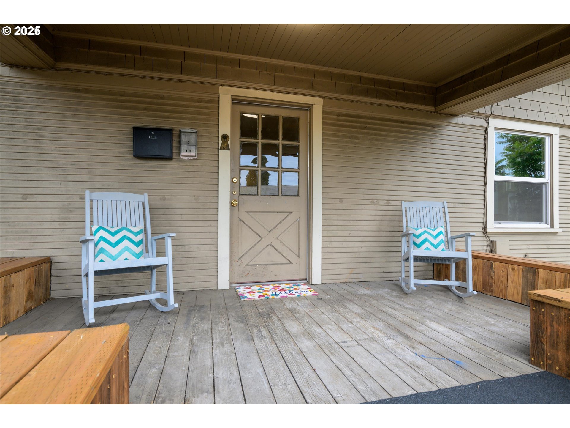 561 Madison Street Eugene, OR 97402 - Photo 4 of 31 Porch
