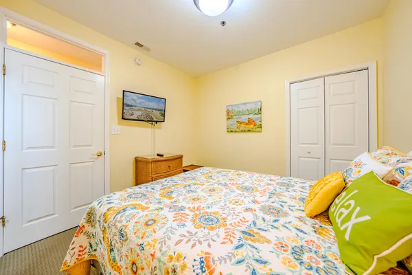 $645,000 | 1217 Graves Harbor Trail, Unit 122, Huddleston, VA 24104