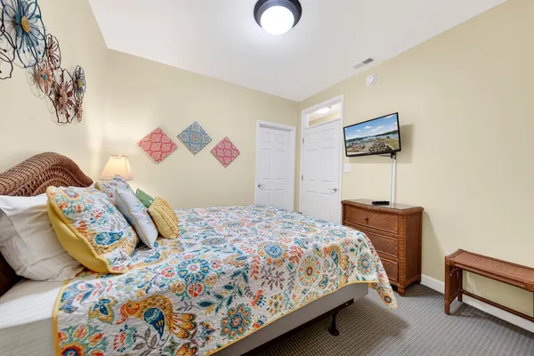 $620,000 | 1217 Graves Harbor Trail, Unit 122, Huddleston, VA 24104