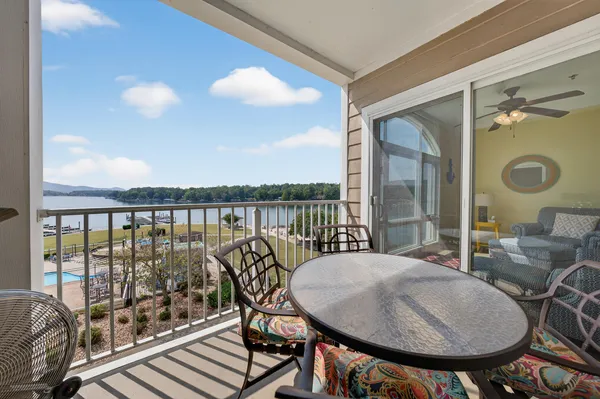 $620,000 | 1217 Graves Harbor Trail, Unit 122, Huddleston, VA 24104