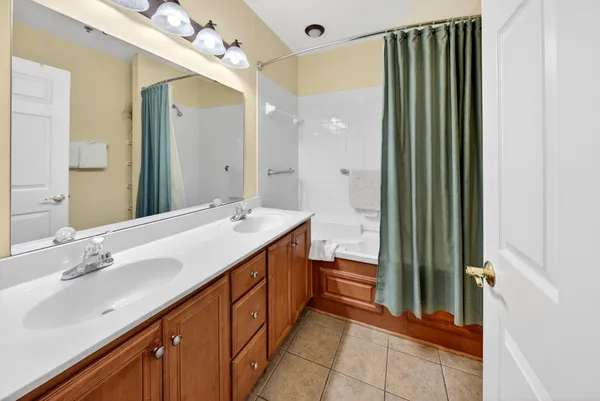 $620,000 | 1217 Graves Harbor Trail, Unit 122, Huddleston, VA 24104