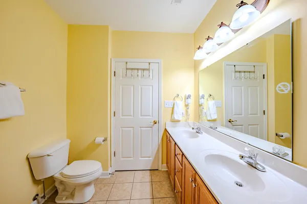 $645,000 | 1217 Graves Harbor Trail, Unit 122, Huddleston, VA 24104