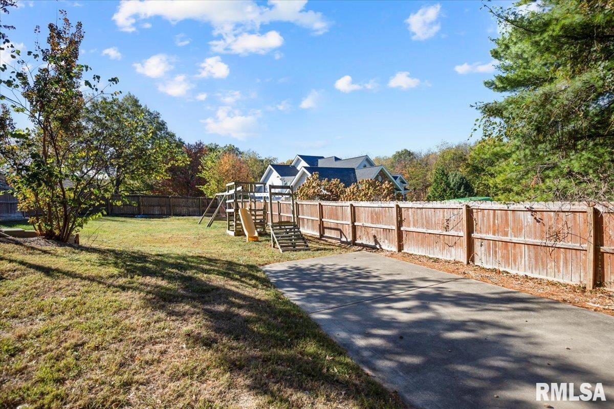 3229 West Point Drive Springfield, IL 62704 - Photo 28 of 44