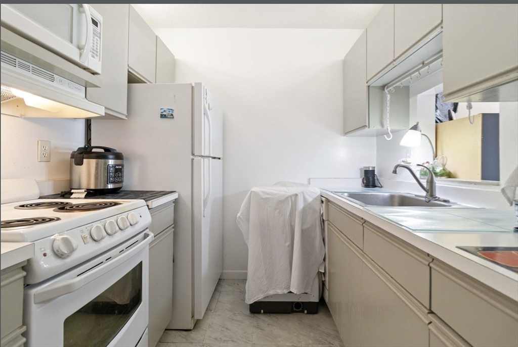 133 Commander Shea Boulevard, Unit 219 Quincy, MA 02171 - Photo 3 of 14