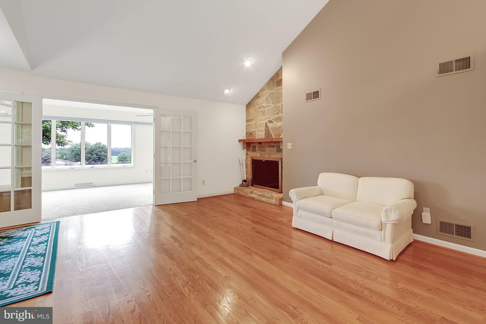 275 Reynolds Mill Road York, PA 17403 - Photo 3 of 27 Gallery Image 3