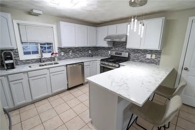 $599,900 | 5 Edgewood Avenue, Cumberland, RI 02864