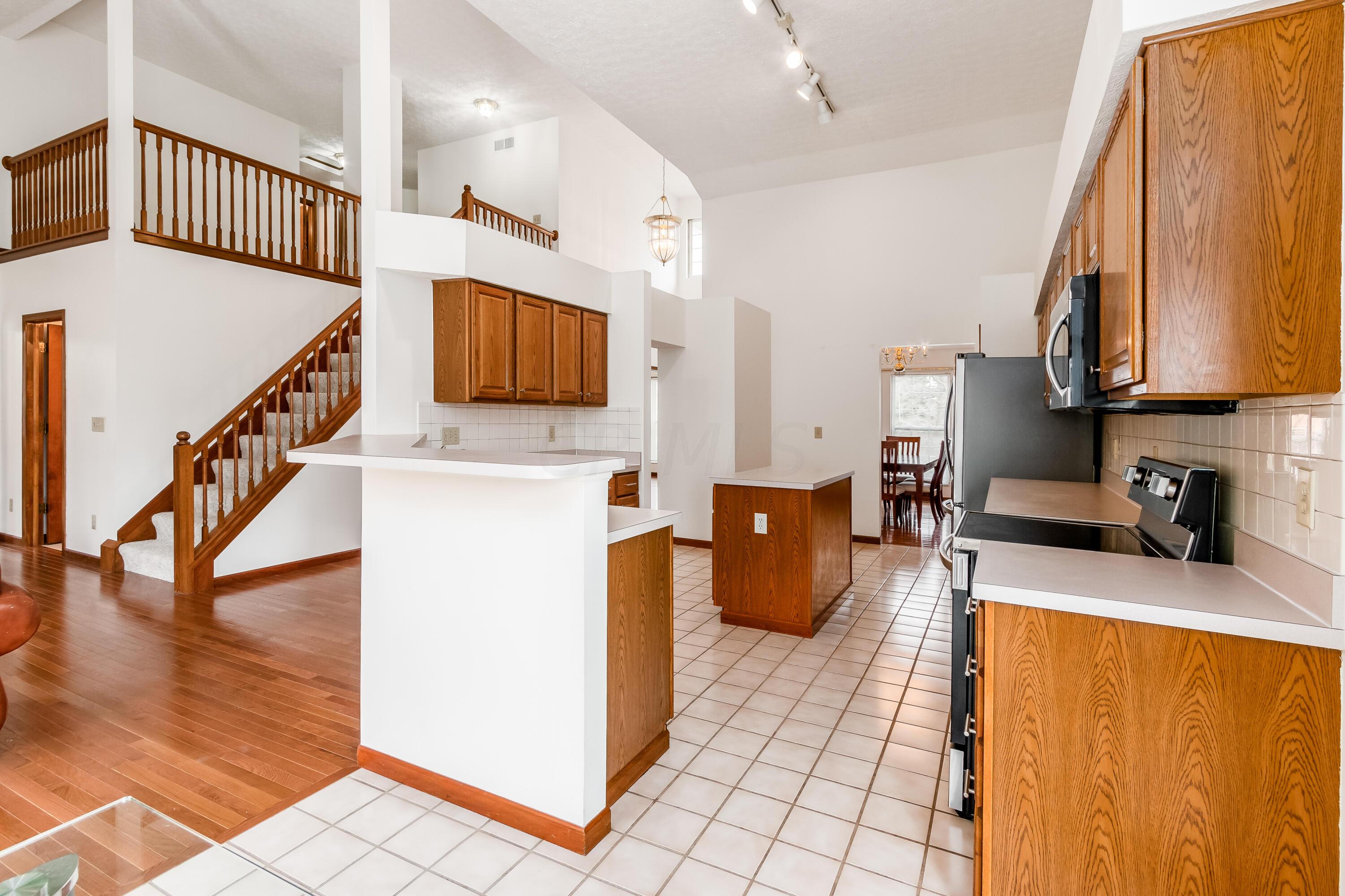 5831 Castleknock Road Dublin, OH 43016 - Photo 11 of 32 E_Castleknock-025