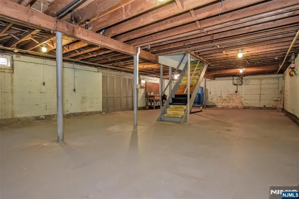 $1,099,000 | 19 Aldbury Drive, Upper Saddle River, NJ 07458