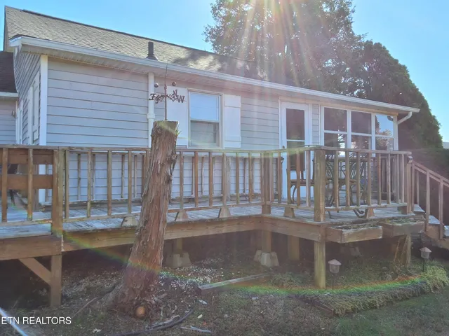 $249,900 | 4066 Lakeshore Drive, Bean Station, TN 37708