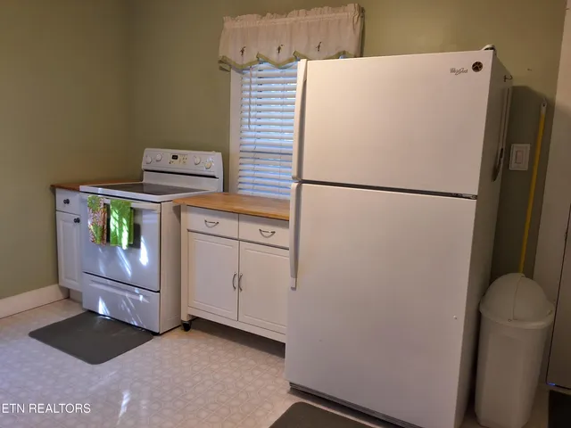 $249,900 | 4066 Lakeshore Drive, Bean Station, TN 37708