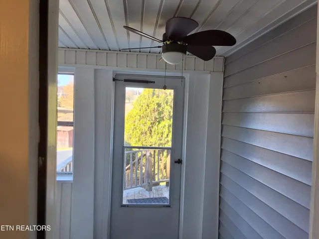 $249,900 | 4066 Lakeshore Drive, Bean Station, TN 37708