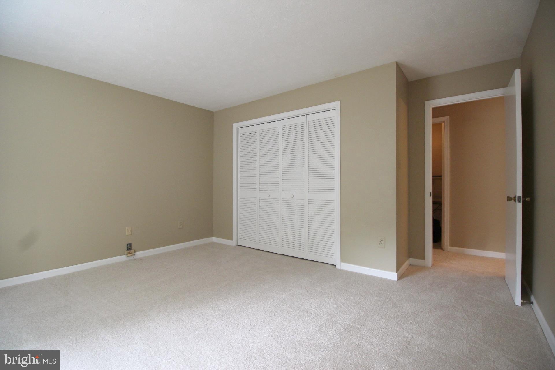 10118 Oakton Terrace Road, Unit 10118 Oakton, VA 22124 - Photo 19 of 27