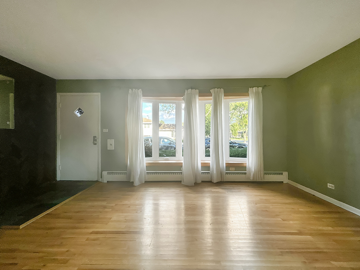 36 South Highview Avenue Addison, IL 60101 - Photo 2 of 11