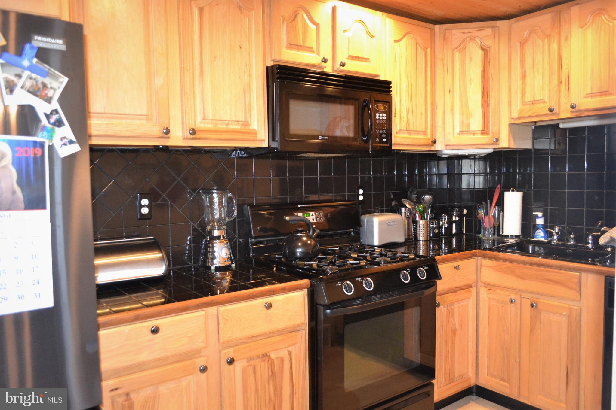 1363 Pennington Road Philadelphia, PA 19151 - Photo 11 of 34 Gallery Image 11