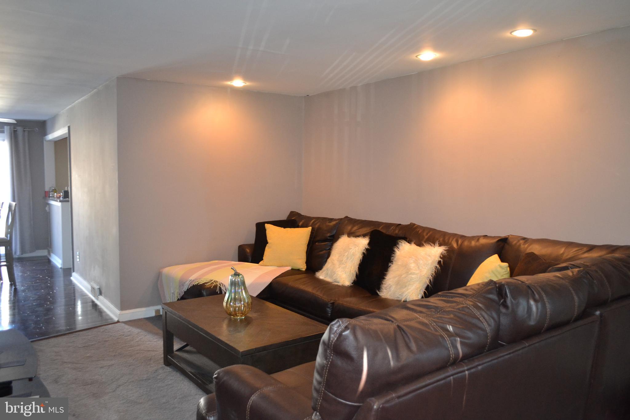 1363 Pennington Road Philadelphia, PA 19151 - Photo 5 of 34 Gallery Image 5