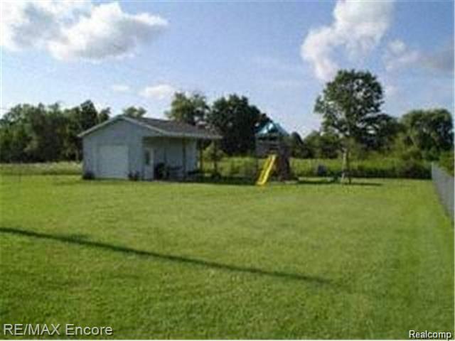 25 Dockham Road Columbiaville, MI 48421 - Photo 5 of 14 Dockham back 2.jpg