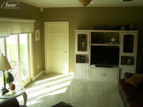 1483 North Morrish Road Flint, MI 48532 - Photo 5 of 21 20195998-4.JPG