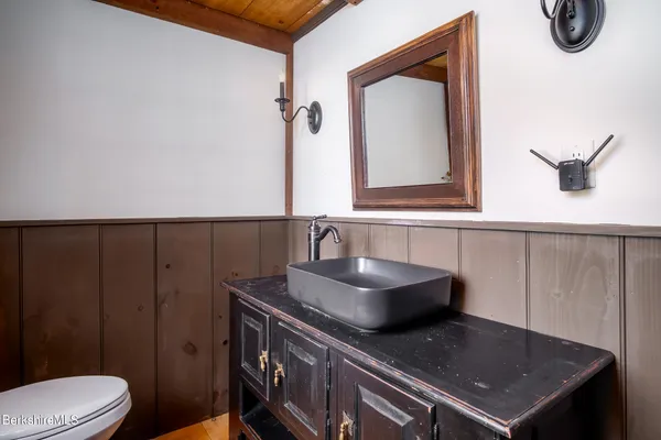 $1,100,000 | 196 South Street, Williamstown, MA 01267