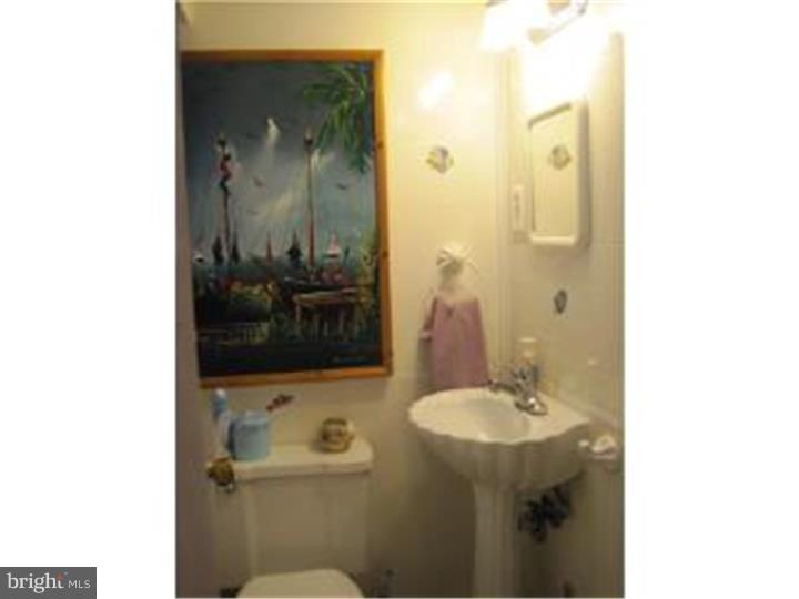 945 Kirk Road Williamstown, NJ 08094 - Photo 17 of 19 Bathroom