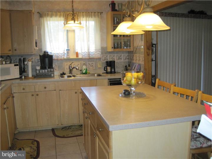 945 Kirk Road Williamstown, NJ 08094 - Photo 7 of 19 Kitchen