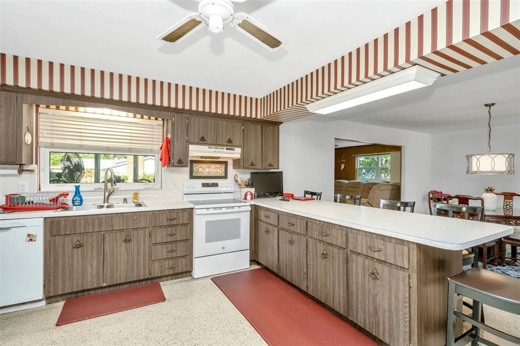 808 Coulter Place Brandon, FL 33511 - Photo 12 of 41