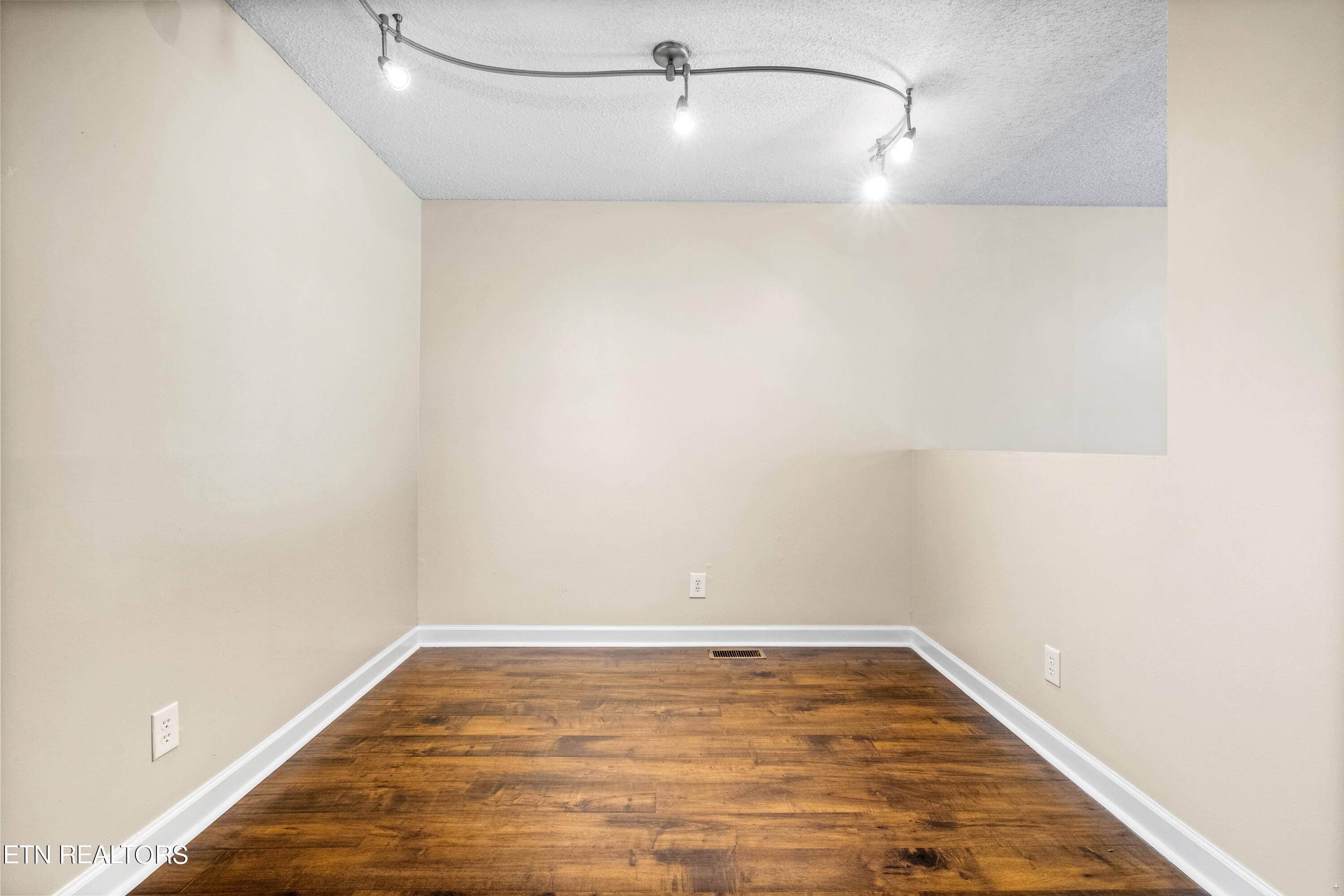 633 Vose Road, Unit F Alcoa, TN 37701 - Photo 6 of 14 Positive Perceptions-7