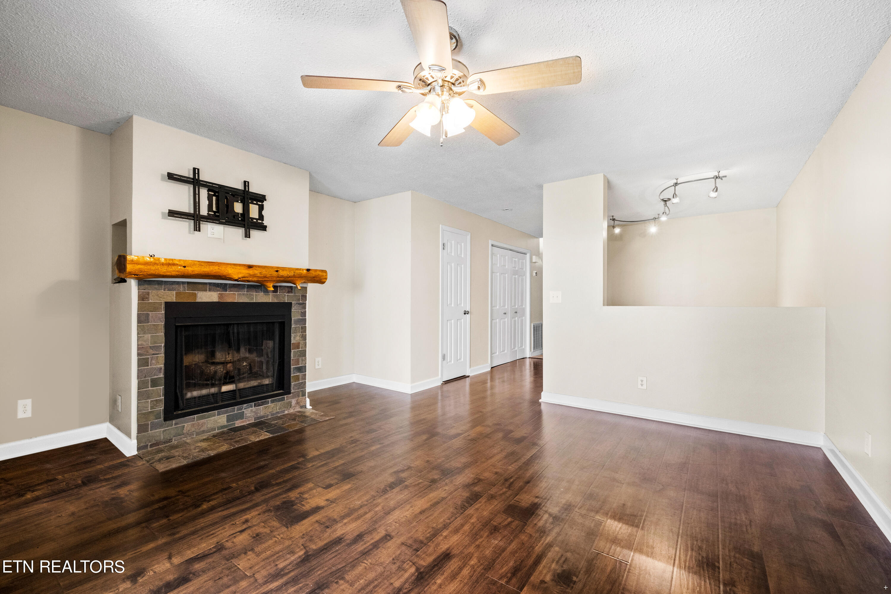 633 Vose Road, Unit F Alcoa, TN 37701 - Photo 9 of 14 Positive Perceptions-10
