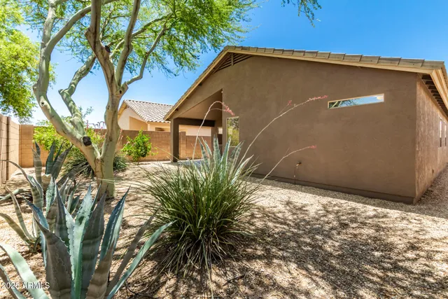 $1,850 | 30445 North Sunray Drive, San Tan Valley, AZ 85143