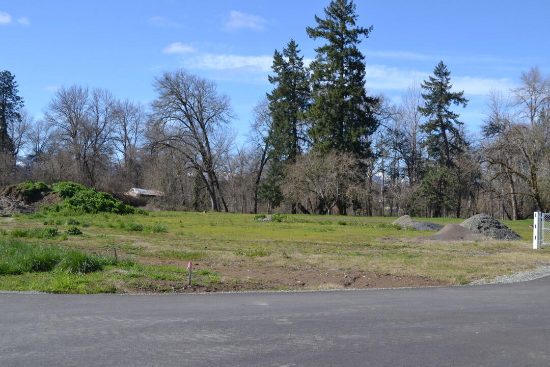 Lot 3 Gerald Place Grants Pass, OR 97527 - Photo 2 of 14 DSC_0405