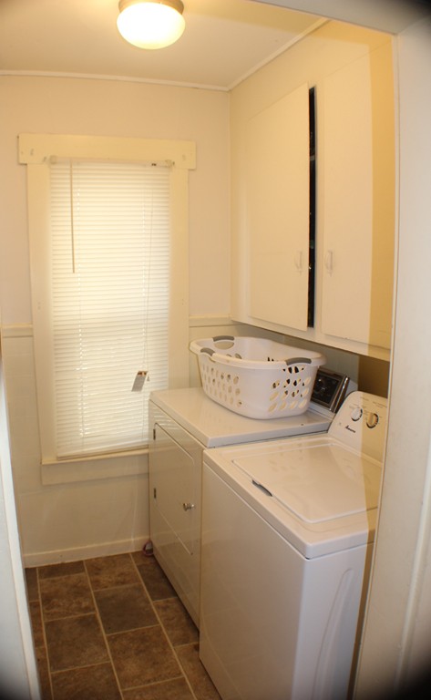 43 Farmland Road Lowell, MA 01850 - Photo 16 of 27 a utility room with dryer and washer
