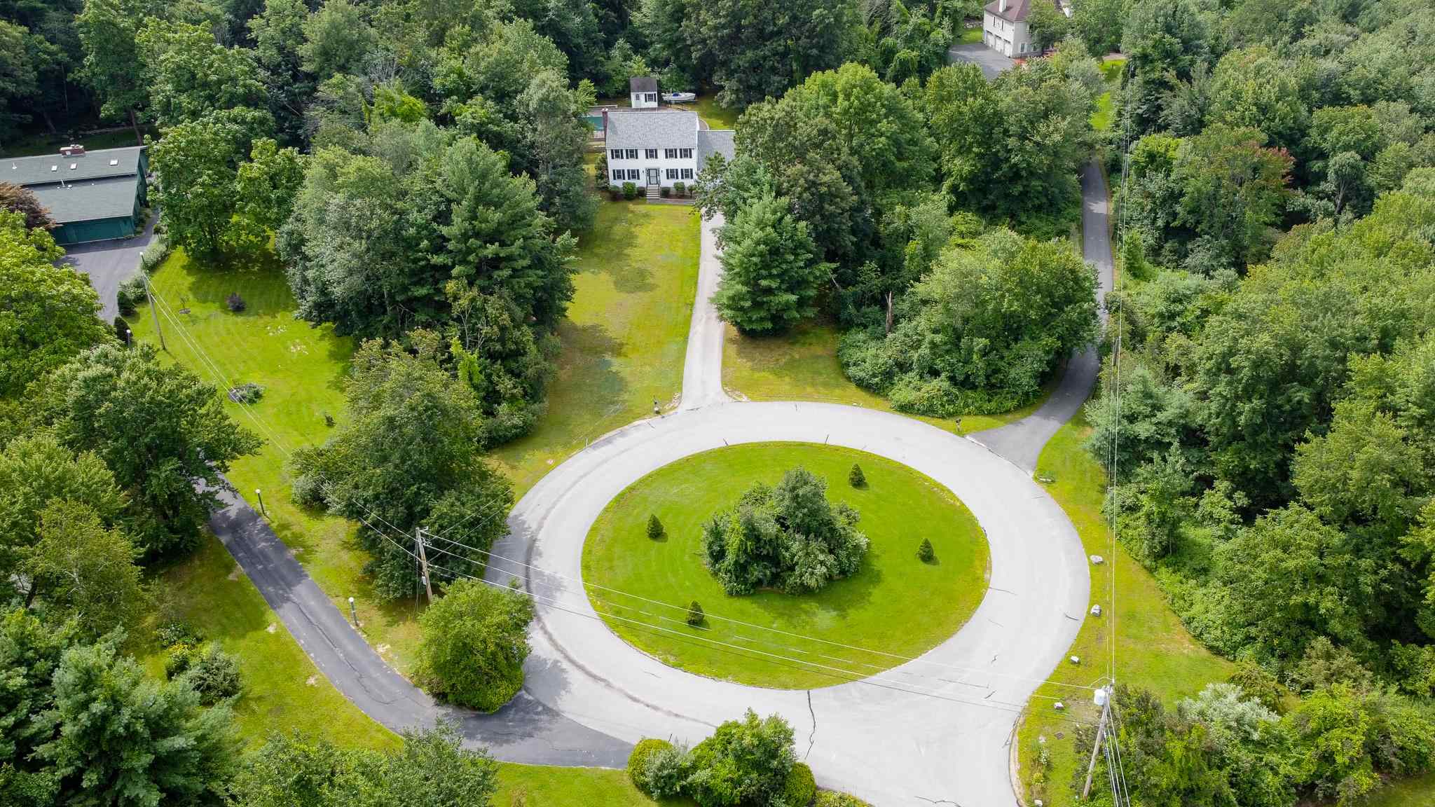 25 Stevens Road Pelham, NH 03076 - Photo 2 of 40