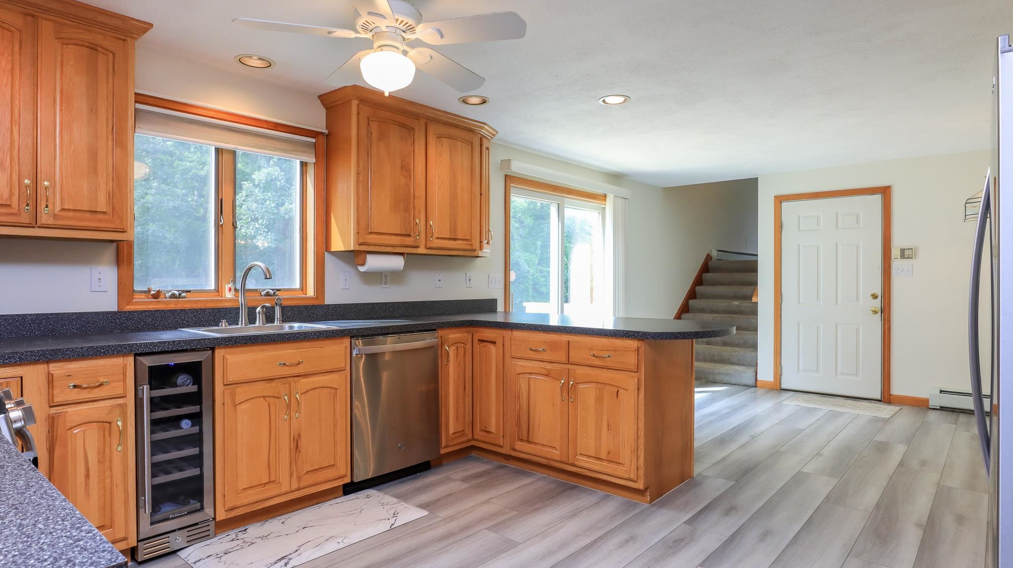 25 Stevens Road Pelham, NH 03076 - Photo 11 of 40