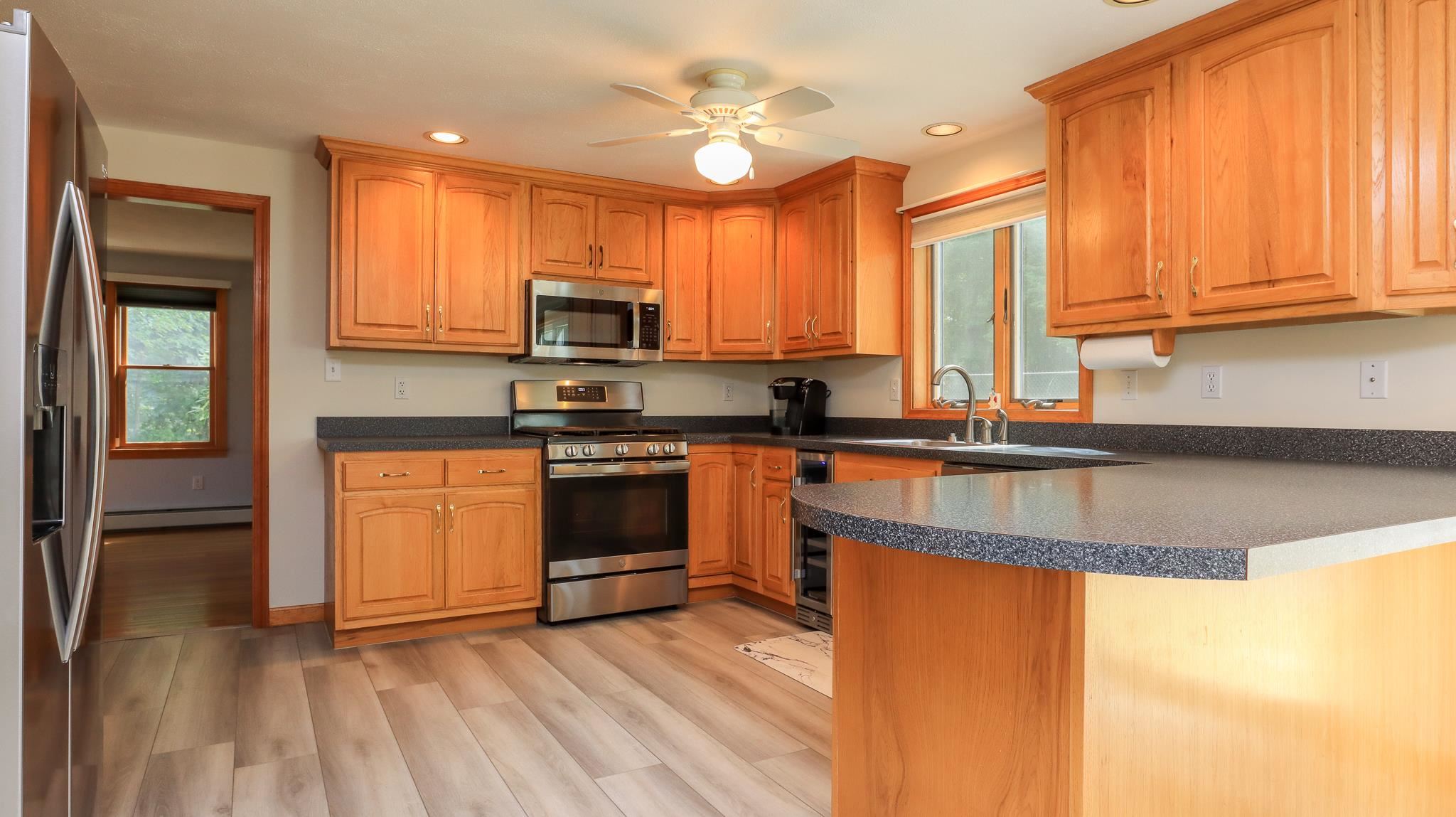 25 Stevens Road Pelham, NH 03076 - Photo 12 of 40