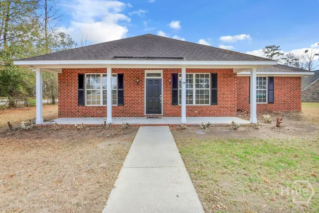 $2,100 | 139 Ivey Street, Richmond Hill, GA 31324