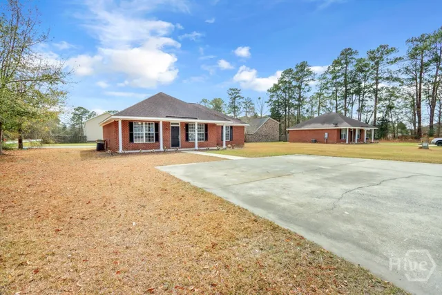 $2,100 | 139 Ivey Street, Richmond Hill, GA 31324