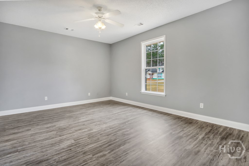 139 Ivey Street Richmond Hill, GA 31324 - Photo 5 of 30